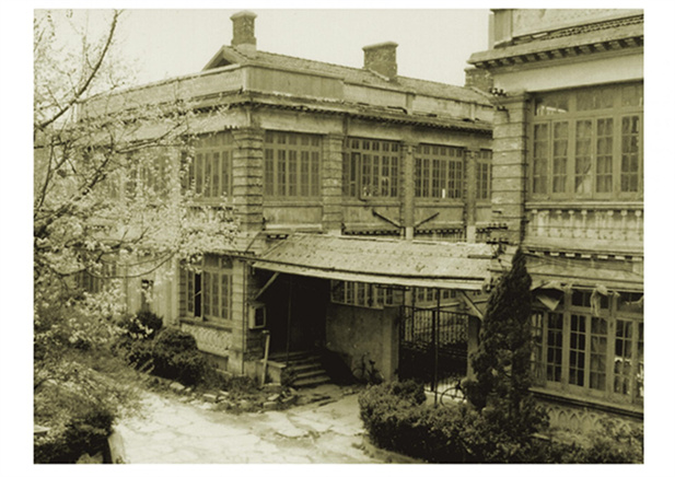 1949�����й�����ǰ�������������������ʵ�鴦�Ⱥ����Ϊ������ߴ�����̳���ߴ���������������12�������������ƽ��л����񹲺͹�������ֱ������������������ͬ����������������������ҩ��˾�Ϻ�������Ʒ�����Ϻ�������Ʒ�о���ǰ������������������ͼΪ�Ϻ�������Ʒ��.jpg